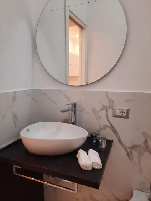 N&Ghomesweethome Raffaelloelegante Appartamento Ideale Casa Vacanze Affari 米兰 外观 照片